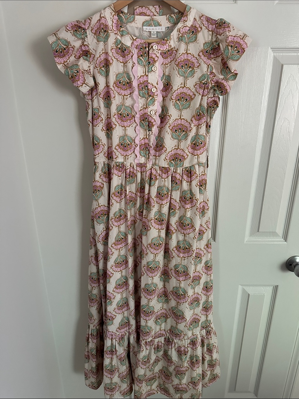 Karlie Floral Print Midi Dress in Cream, Pink & Green